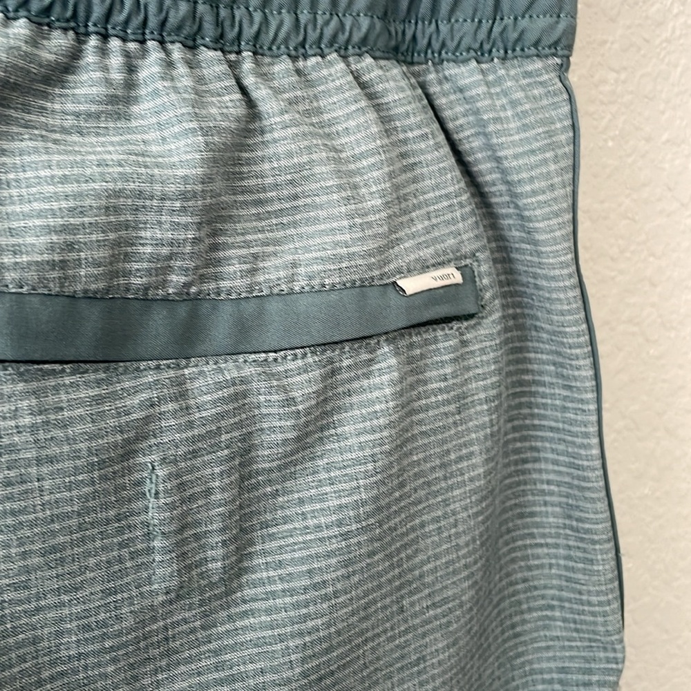Vuori Banks short 7” - Picture 7 of 9